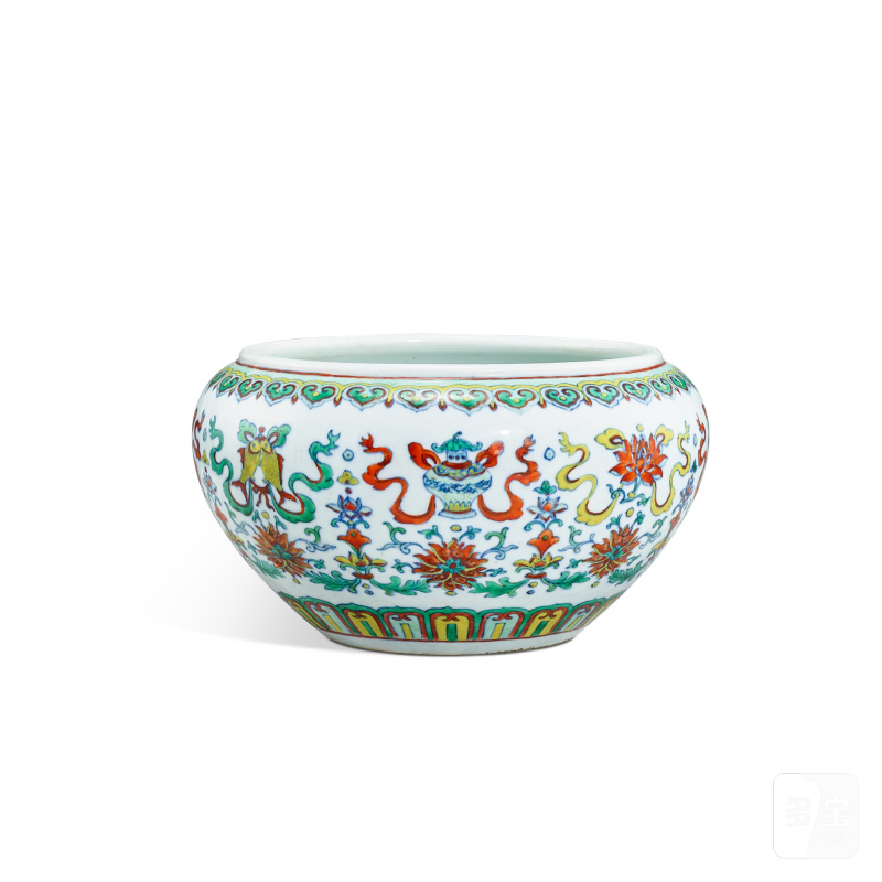 A doucai 'bajixiang' washer, Qing dynasty, 19th century | 清十九世紀 闘彩八吉祥蓮紋洗